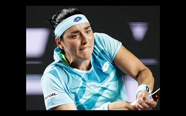  世界7位が賞金寄付、涙の訴え 