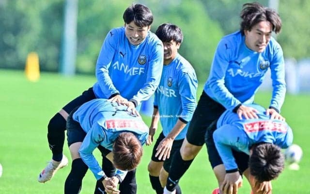 【J1川崎8選手のディズニーシーはどのような1日だったのか(2)】名願斗哉はTシャツにソースをこぼす、山田新は絶叫系が苦手etc.  証言から分かったファン必見「20のポイント」