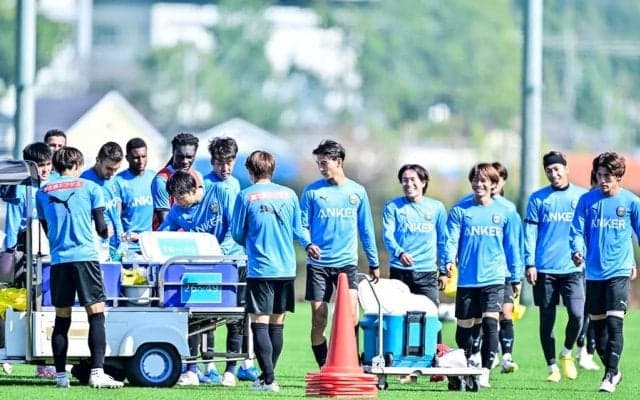 【J1川崎8選手のディズニーシーはどのような1日だったのか(1)】カチューシャ選びに2店舗、山田新と永長鷹虎は高額被り物etc.  証言から分かったファン必見「20のポイント」