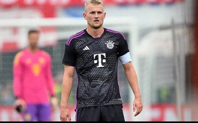 ポカールで負傷のデ・リフトは右ヒザ関節のじん帯部分断裂…4～6週間の離脱へ