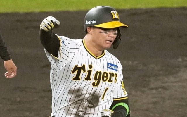 阪神が日本一に王手！　岡田監督の勝負手に応えた猛虎打線で光った森下翔太の冷静さ
