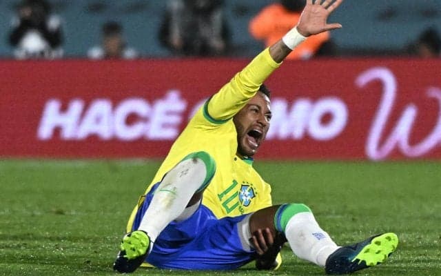 W杯予選でヒザに重傷負ったネイマールの手術が無事完了、来夏のコパ・アメリカに間に合う？