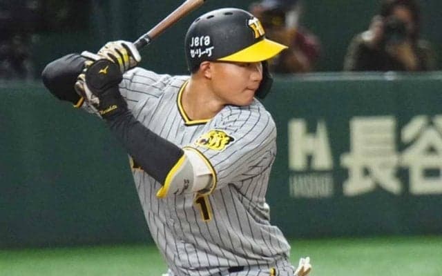 神が宿った“悪球打ち”…投手は肩落として呆然　熱狂の甲子園が「何回観ても鳥肌もん」