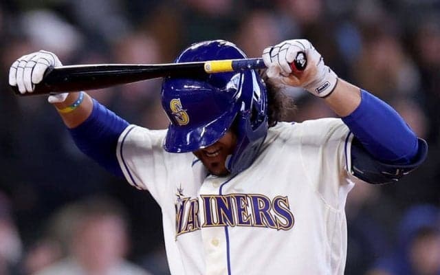 イチロー氏躍動でも破れなかった“壁”　レ軍世界一の裏で…マリナーズ屈辱の「47年」
