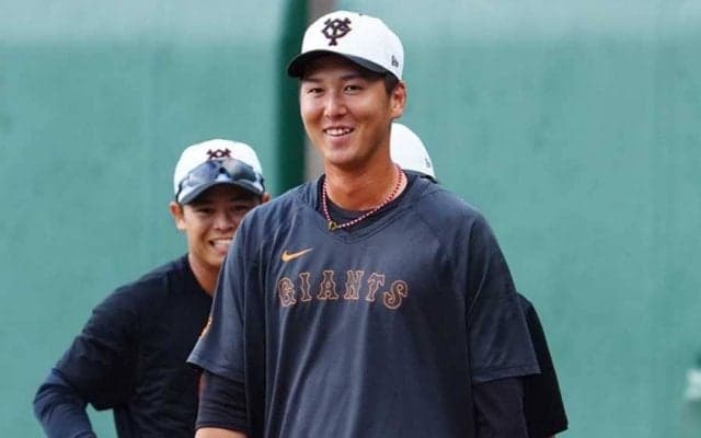 巨人秋広、師匠・中田翔と「一緒にやりたいですけど」　FA宣言の可能性に複雑な心境