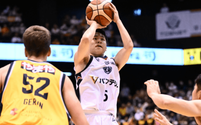 河村勇輝が残り2秒で同点3ポイント…OTの末仙台下し、横浜BCは連敗ストップ