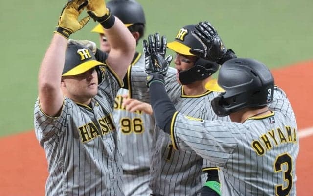 待ちに待った栄光の時！阪神がオリックスとの関西対決を制して38年ぶりの日本一