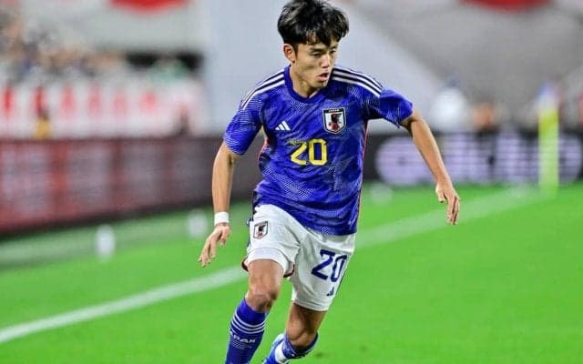 「バルサ相手にも無双ドリブルで抜くかよ」久保建英がバルセロナの至宝を一瞬で抜き去った緩急ドリブルに大歓声！「流石としかいいようがない」「タケ、キレキレ」と脱帽