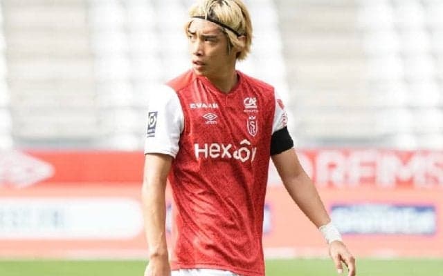 伊東純也をMOMに選出した現地メディアが”ゴール以外”のプレーを称賛！「ドリブルとパスも的確だった」