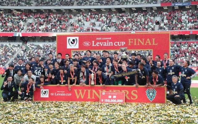 リーグカップ初戴冠の福岡に歴史あり/六川亨の日本サッカーの歩み