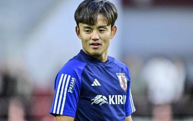 「胸熱」「シャビから握手てえぐない？」久保建英がバルセロナ指揮官から「呼び止められる場面」が話題に！ 試合終了後のワンシーンにファン注目