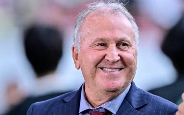 「なにしとんねん笑」来日中の“神様”ジーコ氏への「社長！お疲れ様です！」のお見送りシーンが話題！「安西、何で並んでいるのさw」「めちゃくちゃ笑ったw」の声