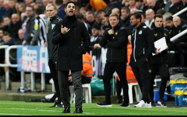 「アーセナルやリバプールの声明は危険」相次ぐクラブからの審判団批判をネビル氏は危惧「彼らを保護しなければ」