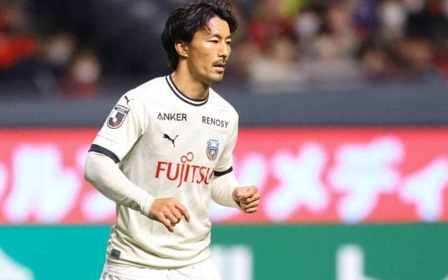 「アメフト部家長好き」「メガネ似合う」家長昭博がAIで90年代アメリカの学生風に変貌！川崎Fの選手たちが流行りのAIイヤーブックで激変