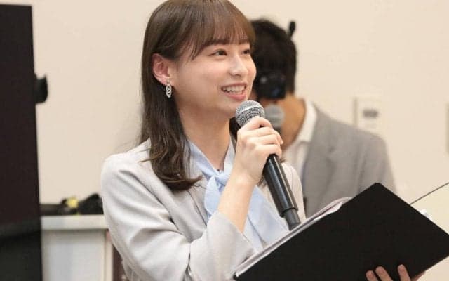 「ビールにホットドック」満面の笑みの影山優佳さんが海外初生観戦で歴史的な初ゴールの証人に！ 得意の英語で現地サポーターにインタビュー「さすがすぎ」「推しの英語力エグい」