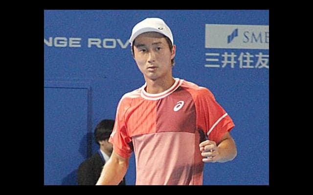 望月慎太郎、中川直樹下し初戦突破