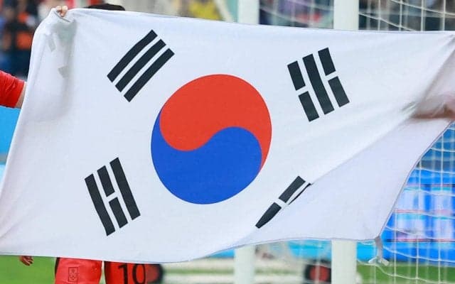 「とにかく最高」韓国で話題の9頭身チア、水原FCのアン・ジヒョンさんの水着投稿が絶賛を浴びる「素晴らしい美脚だ」