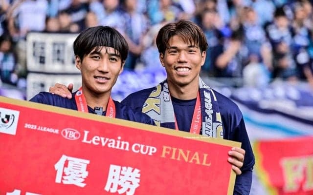 「可愛すぎる…お姫様だよ」福岡県出身の”人気アイドル”が投稿した「ルヴァンカップ優勝Tシャツ」姿にファン歓喜！ アビスパ福岡の祝勝会にも参加して話題に