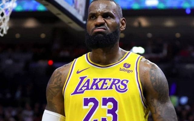 レブロンへの相次ぐファウルコール見逃し…レイカーズ側が映像も交えてリーグへ連絡