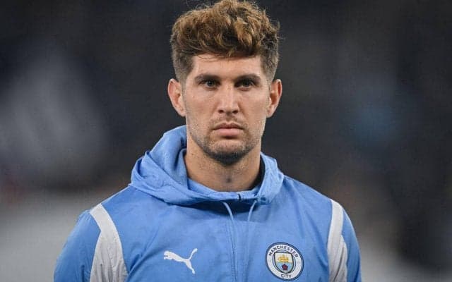 「しばらく離脱する」シティに痛恨、負傷のストーンズが離脱へ…ウォーミングアップ中に負傷のアカンジは「背中に問題があった」