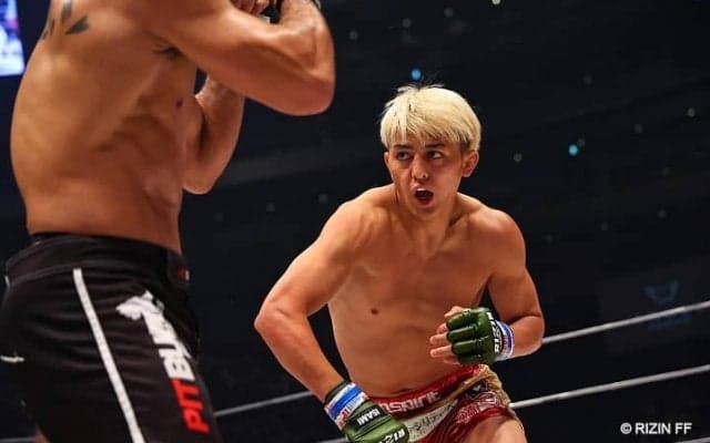 「本物が報われる格闘技を作りたい」強烈なメッセージを発した新王者・鈴木千裕　鮮烈KOに海外も反応「ケラモフは意識を失っていた」