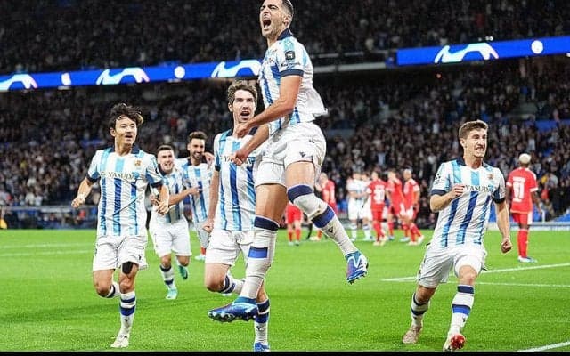 久保建英は先発で前半は攻守に存在感！　ソシエダが昨季8強のベンフィカを敗退に追い込みGS突破に王手【CL】