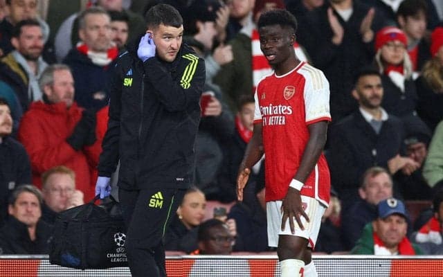 足を痛めたサカの状態は？ セビージャに連勝で7年ぶりCLベスト16に王手のアーセナル、アルテタ監督は1G1Aのサカを称賛「本当に満足」