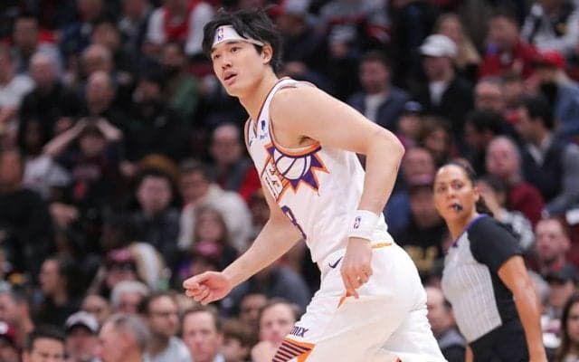 渡邊雄太、2本の3ポイントに4リバウンド1ブロック…サンズがブルズとの接戦を制す