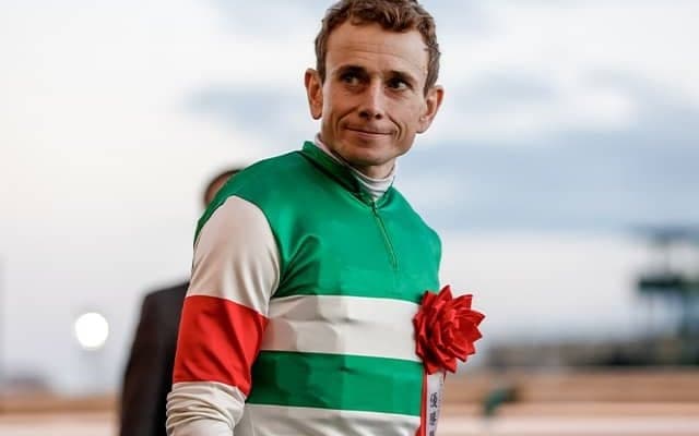 R.ムーア騎手、T.マーカンド騎手、H.ドイル騎手に短期免許を交付