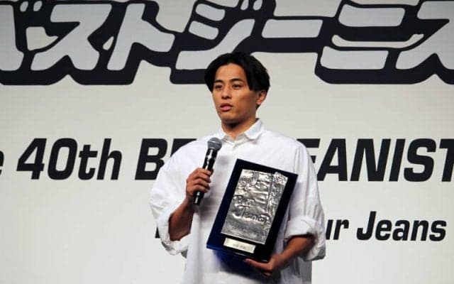 バスケとジーンズに共通点「年々楽しく」富樫勇樹がベストジーニスト特別受賞