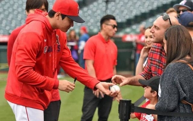 「やること全部スター」大谷翔平のグラブ6万個寄付に反響止まず！ 日米ファンがSNSで感動「好感しか持てない」