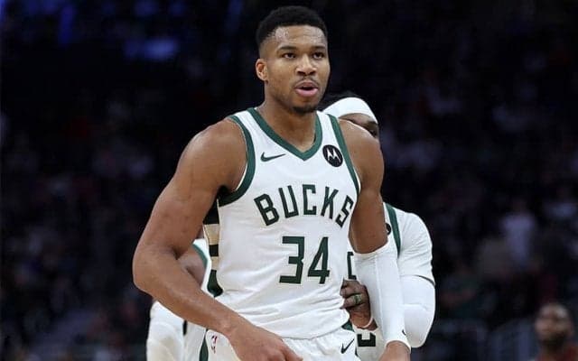 キャリアハイに迫る54得点も痛恨のミスが続いたアデトクンボ…「ボールを大事にできなかった」