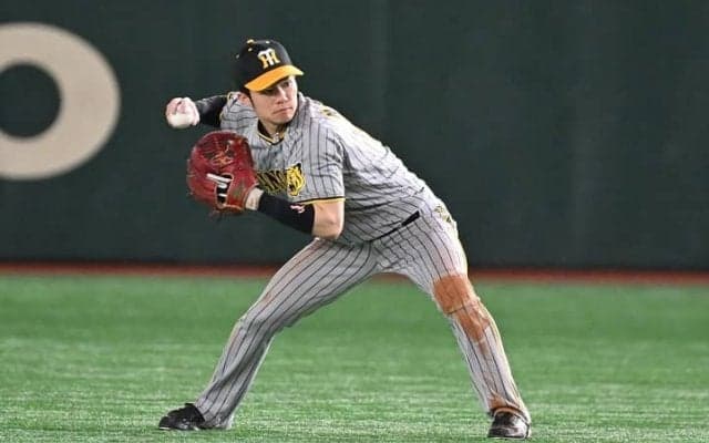 日本一阪神が席巻！三井ゴールデン・グラブ賞で注目を集めた二塁手部門