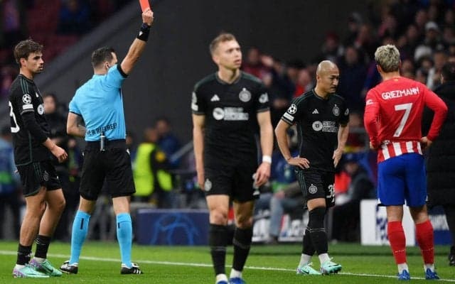 アトレティコ戦退場の前田がヒザの内側靱帯負傷で最長6週間の離脱、W杯予選欠場へ