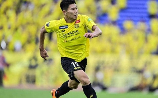 「股抜きスルーパスがえぐいわ！」柏の細谷真大＆マテウス・サヴィオの高速カウンター弾が絶品すぎると話題に！「速いし力強い」「細谷のフィジカル本当にすげえな」の声