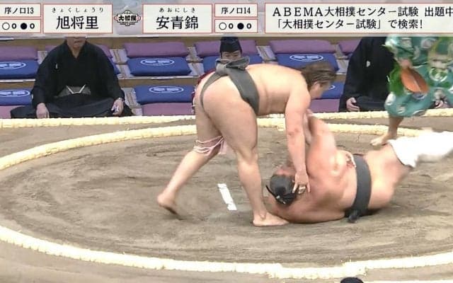 19歳イケメン力士が登場「すごい体つき」「かっこいい」声援続々 見事な初日に「楽しみ」高まる期待