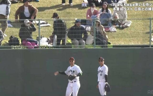 地方球場で起きた珍事 ホームラン性の大飛球が金網とフェンスの合間にすっぽり 目の前で見たファンはびっくり