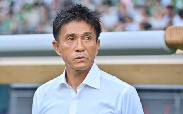 「あと2つ勝とう!!!」自動昇格を逃した直後のJ2東京V城福浩監督の“熱血円陣”が「マジで熱い」と話題！「とても還暦過ぎてるとは思えないっす!!」の声