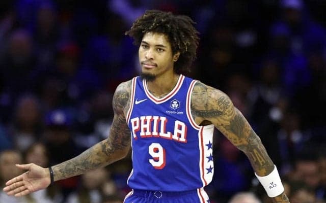 シクサーズのケリー・ウーブレイJr.が自宅付近で自動車と衝突…肋骨骨折などで長期離脱へ