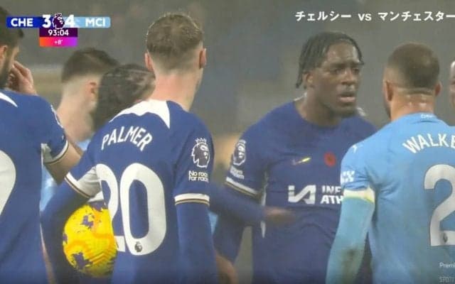 あわや大乱闘！あ？お前やんのか？ 対人最強DFがブチギレ！乱打戦の終盤でのPK判定に大バトル勃発　選手全員が参戦して収拾つかない危険な事態に