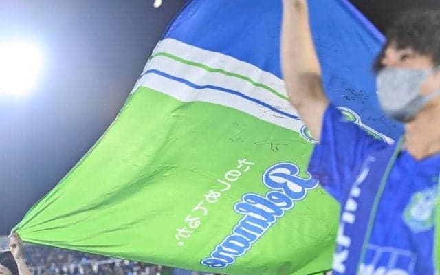 「本当に素敵なシーン」J1湘南の勝利後のロッカールームが「よく頑張りました！」のひと言に沸く！「素晴らしい活動」「監督のニコニコ顔も最高です」との声