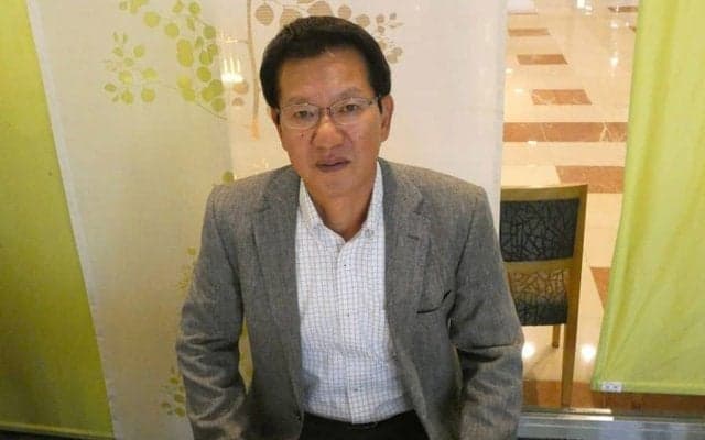 監督とベンチで口論「人前ではダメ」　1年で辞任…“仲良し政権”が招いた「失敗」