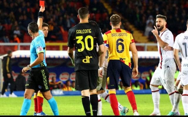 レッチェ戦で退場のジルーは2試合の出場停止処分に