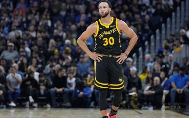 ステフィン・カリーが右ひざ負傷し欠場…「捻挫の疑い」で復帰時期は未定