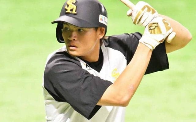 打球速度は「メジャー選手に匹敵」　小久保監督も大注目…21歳が叩き出す「179キロ」