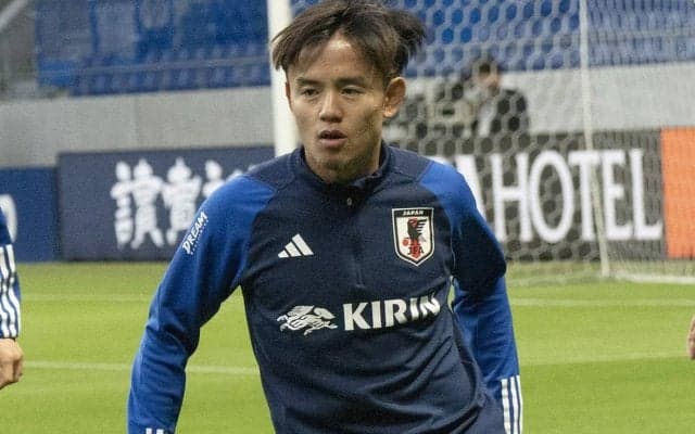 「おおー！」久保建英の鋭いスライディング・タックルにチームメイトも感嘆の声！華麗なボールタッチも含めミャンマー戦に向けて軽快な動き【日本代表】