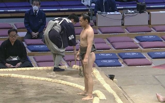 体重60キロの力士、“2倍以上”の相手を軽々ゴロン「運動能力からしたら100kgあれば間違いなく関取」驚嘆の声