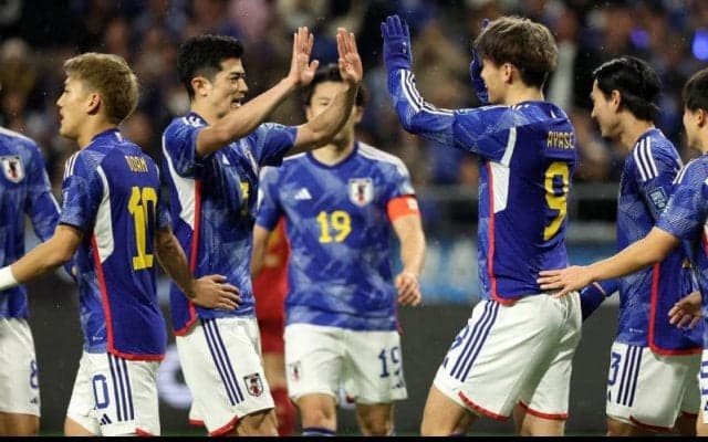 上田綺世の2発と鎌田大地のゴール！　日本代表が3点リードで試合を折り返す【2026W杯アジア2次予選】