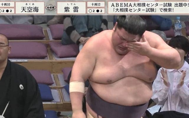 「往復ビンタやん」連続フルスイング張り手に館内騒然 叩かれた力士しょんぼり 「これはあかん」「大丈夫か！」取組後の様子に心配の声