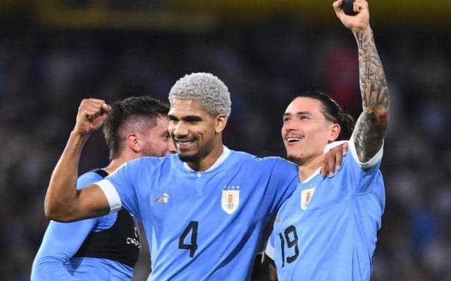 首位アルゼンチンがアラウホ＆ヌニェス弾のウルグアイに敗戦… 苦しむブラジルは父親が無事に解放されたルイス・ディアスの2発に泣き2連敗【W杯南米予選】